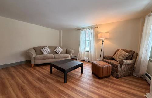 Spacious 4BR Summer Escape Queechy Lake Passes - Foto 1