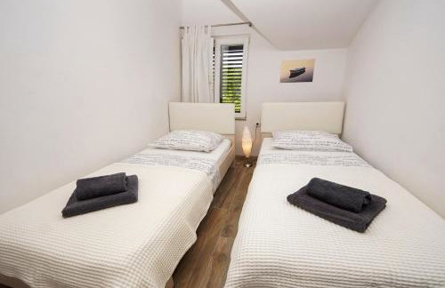 Kaprije apartmani Tina i Ena - Foto 33
