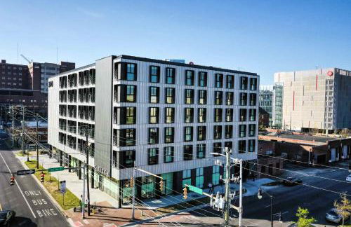 Cozy Downtown Spot, Gym, 5 min to Hospital) for field - Foto 12