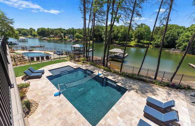 Blue Heron by Avantstay Lakefront, Dock, Pool, Theater Sleeps 22 - Foto 76