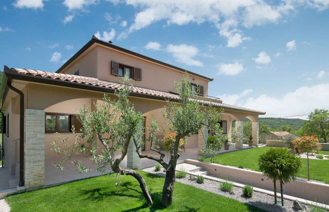 Villa With Pool Surrounded by Woods in Labin - Foto 32