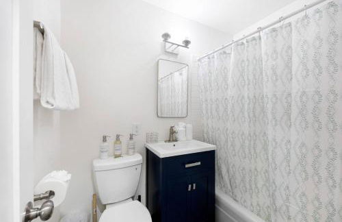 Cozy House Minutes From Downtown - Foto 12