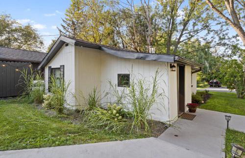 Beautiful Newly Renovated Home With King Bed & Lake Walkable - Foto 18