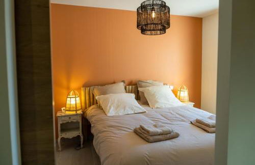 Domaine de Mérins, 10 couchages avec piscine, face à la rivière, à 4km de la plage - Foto 15