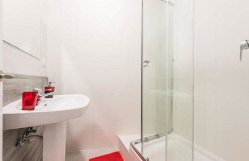 M&F Apartaments Gran Via - Photo 13