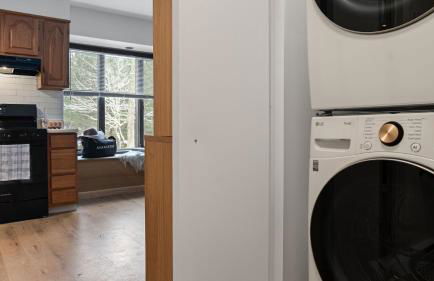 Catskills Mountain Home Near Windham w Fireplace Open Living Deer Run Lodge by AvantStay - Foto 17