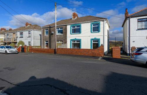 Welsh 3 Bedroom Retreat w Garden Parking Wifi - Photo 11