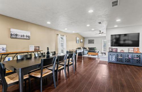 Red Door Hideaway 3BD Hot Tub Foosball - Foto 18