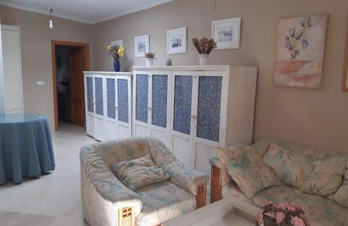 Precioso chalet próximo a Sevilla con jardín y piscina privada 8 personas Wifi gratis 2 salones 4 dormitorios 2 baños - Foto 79