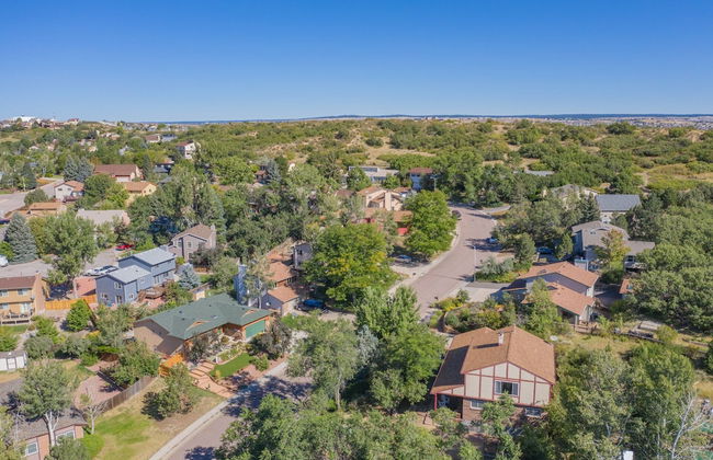 4 BR Country Home in Suburbs W/trails & Parks - Foto 54