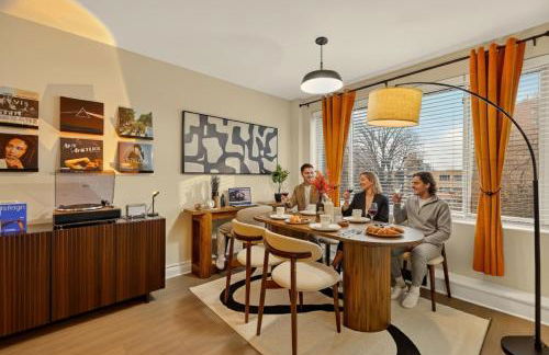 CASA Arlington Suite with In-Suite Massage Chair & Premium Amenities - Foto 8