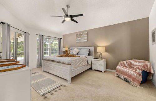 Modern Retreat Pool and Game Room - Foto 44