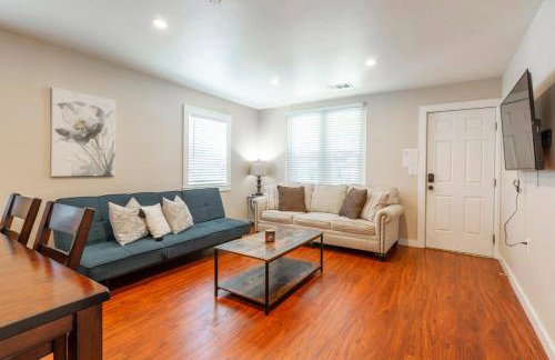 Marbella Lane-Spacious 5BR Ideal for Biz & Families in SJ - Foto 5