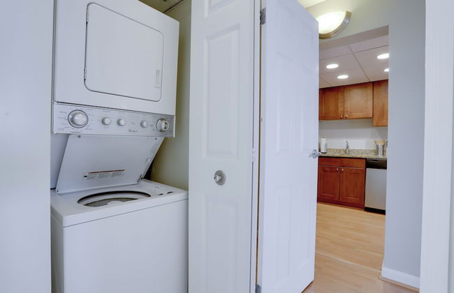 Spacious Apartment at Pentagon City - Photo 26