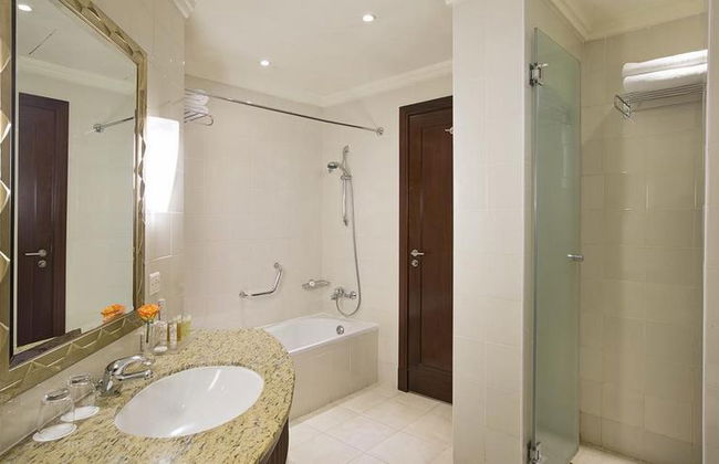 City Seasons Suites (EX Pearl City Suites Hotel) - Photo 11