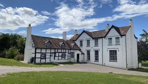 Cotswold Cheltenham, whole house with hot tub - Foto 1