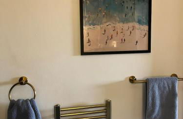 A Modern Classic 2 bed apartment by Graves Park - Foto 8