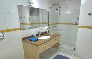 Saint Sebastian Flat 201 - Com Hidro! até 3 pessoas, Duplex, no centro - Foto 19