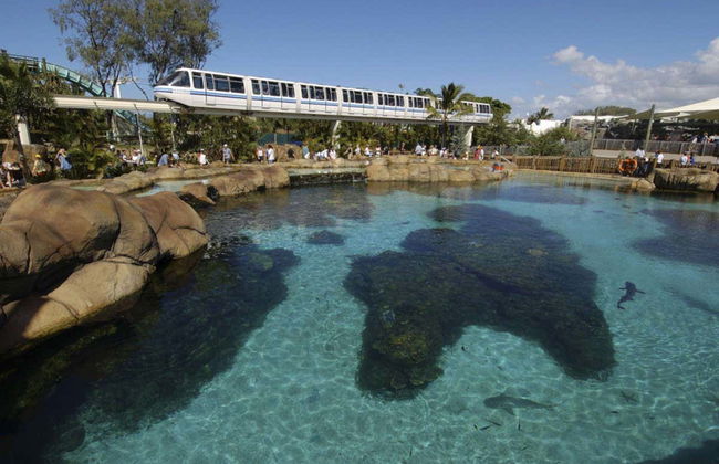 Sea World Gold Coast + Warner Bros. Movie World + Wet'n'Wild - Foto 1