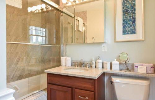 Walk to Bass River Beach Game Room! - Foto 17