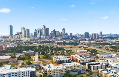 Cityscape Star Retreat near Deep Ellum and Dwntown - Photo 39