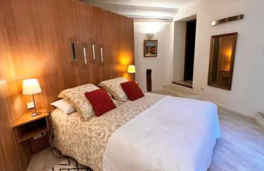 L'élégante - maison de ville avec bains à remous - parking inclus - Foto 1