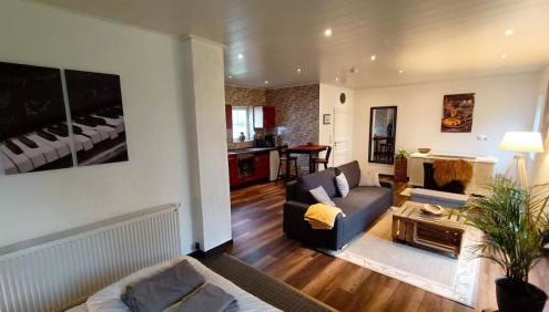 Kleine Landhaus-Wohnung im freistehenden Fachwerkhaus - Foto 4