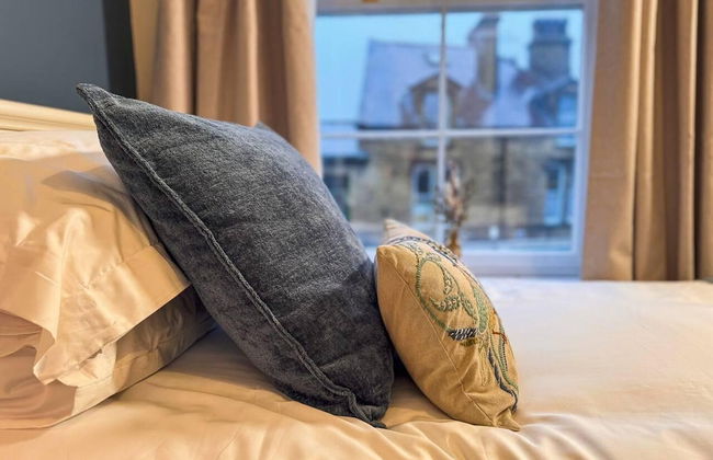 Captivating 3-bed Cottage in Saltaire - Foto 10