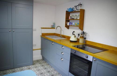 Stylish Garden Apartment, Exmouth - 'Little Monty' - Photo 2