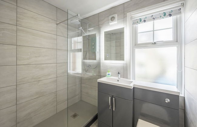 Beach Side House in Beautiful Borth - Photo 18