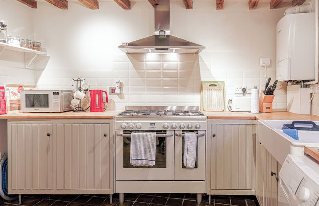 Honeypot Cottage-Lovely Bolthole in Stow - Photo 13