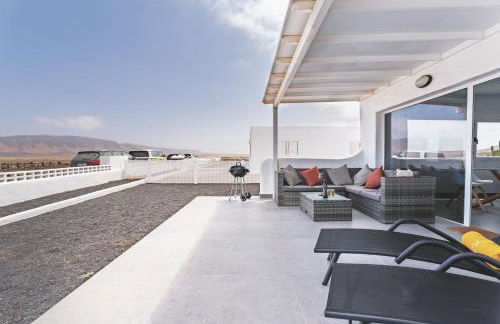 Casita San Juan, near Famara Beach, Surf, Kite, Hike - Photo 16