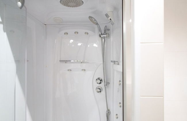 Appealing Apartment in Den Haag With Balcony, Terrace - Photo 49