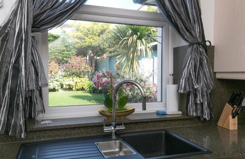 The Cottage on the Beach - Sleeps 7 - Large Garden - Foto 13