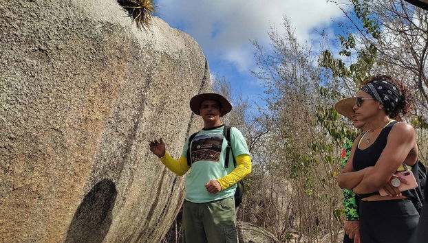 Ascoltando le spiegazioni della guida