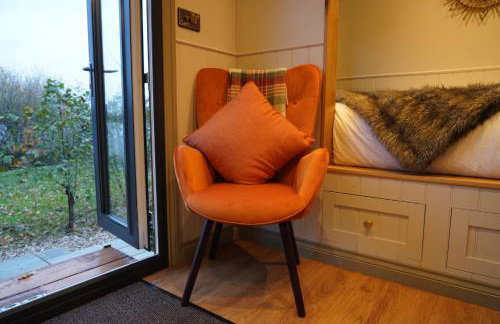 The Dragonfly - Luxury Lakeside Shepherds Hut - Foto 11