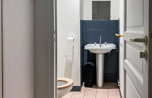 2 Bedroom Nice Apartment In Les Andelys - Foto 25