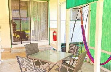 THE HILO HOMEBASE - Charming 3 Bedroom Hilo Home, with AC! - Foto 27