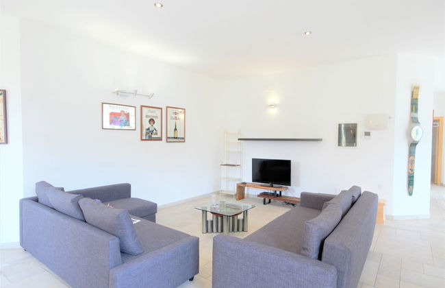 Villa Oliveto with Pool and Lake view - Photo 24