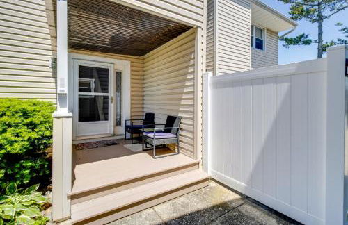 Walk to Brigantine Beach Condo with Furnished Patio - Foto 2