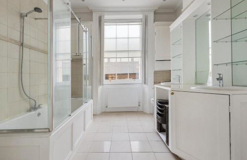 Parea Living - Spacious 4 Story House, Families, Big Groups - Foto 35