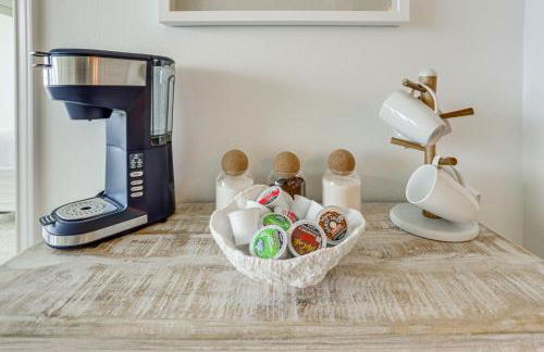 Pool and Beach Access Oceanfront Galveston Condo - Foto 9