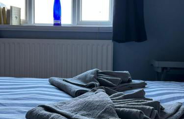 Cosy 2BR Home with Garden & Parking - Foto 58