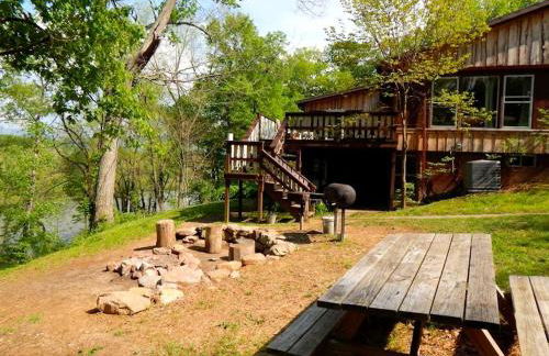 Secluded Cabin Rental for a Large Group Getaway on the Shenandoah River near Luray, Virginia - Photo 6
