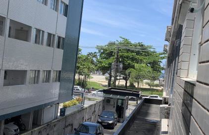 Apartamento em Santos no Gonzaga em frente a praia - Foto 30