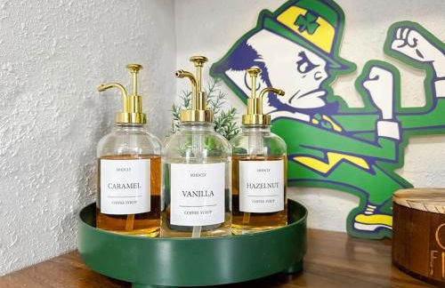 Step into School Spirit at the Golden Dome Getaway - Foto 7