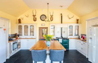 The Doune, Luxury Traditional Country House with hot tub - Photo 13