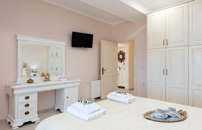 Villa Frosso Large Private Pool Walk to Beach Sea Views A C Wifi Car Not Required - 556 - Foto 42