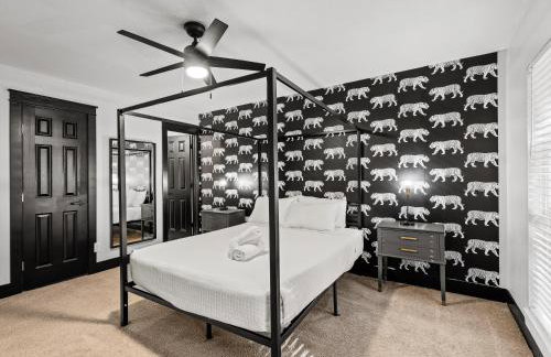 Stunning Carrollton Castle with 4 Bedrooms + Pool + Media Room - Foto 3