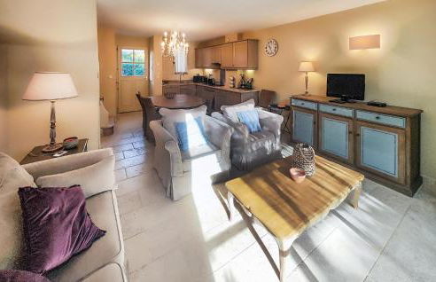 2 Bedroom Awesome Home In Saint-Laurent-De-La-Ca - Foto 10